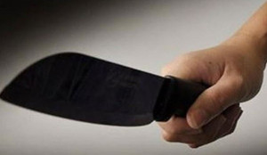 Mâu thuẫn vì chiếc điện thoại, 3 bà cháu bị chém trọng thương