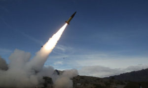 Mỹ không vội cung cấp tên lửa tầm xa ATACMS cho Ukraine