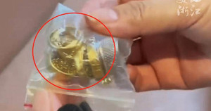 Tìm thấy két sắt bí mật của chủ nhà cũ đã qua đời, hành động của cô gái gây xúc động