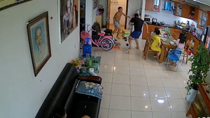 Vụ người đàn ông cầm dao tấn công hàng xóm: 'Tôi đã học võ mới né được'