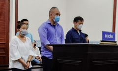 Hai cựu cán bộ Hải quan TP.HCM để lọt hơn 200 máy tính xách tay nhập lậu