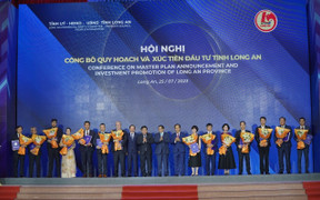 UBND tỉnh Long An ký thỏa thuận hợp tác với SAIGONTEL