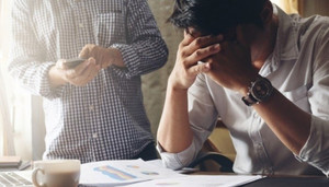 Mắc bệnh hoang tưởng, người đàn ông ép vợ nói 'yêu chồng' mỗi ngày