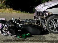 Ô tô biển Lào gây tai nạn thảm khốc trong đêm, 5 người thương vong