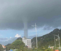 Vòi rồng xuất hiện ở khu vực biển Hải Phòng