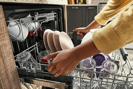 Lý do bạn nên mua máy rửa bát ngay và luôn
