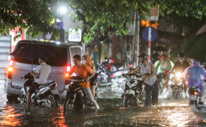 Nắng nóng sắp dịu dần, miền Bắc nhiều nơi hứng mưa to từ đêm nay 27/7