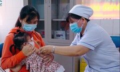 Gần 186.000 liều vaccine 5 trong 1 đã về Việt Nam