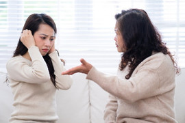 Tôi có nên nói thẳng cho mẹ chồng biết mình có thu nhập gấp đôi chồng?