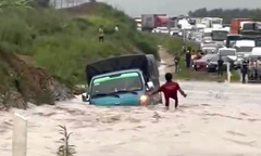 'Thất thủ' cao tốc Phan Thiết - Dầu Giây: Rà lại thiết kế, báo cáo trước 3/8