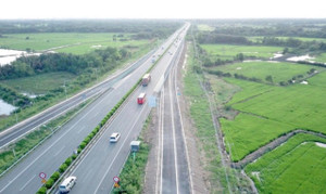 Chính phủ yêu cầu nghiên cứu việc đấu giá quyền khai thác đường cao tốc