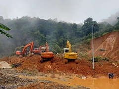 6 người chết và mất tích, hơn 500 ngôi nhà hư hỏng do mưa lớn, sạt lở đất