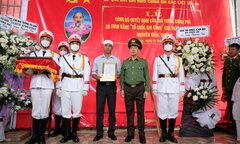 Trao bằng Tổ quốc ghi công cho 3 chiến sỹ CSGT hy sinh trên đèo Bảo Lộc