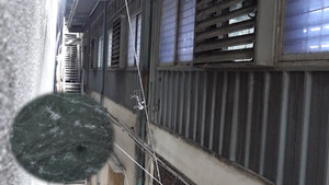 Khu dân cư giữa Thủ đô bị nhà máy may mặc tra tấn bằng bụi bông mỗi ngày