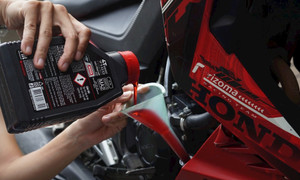 Sau bao lâu nên thay dầu xe máy?