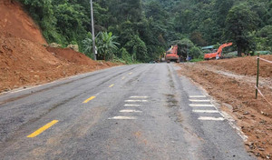 Thông xe đèo Bảo Lộc sau sự cố sạt lở khiến 4 người thiệt mạng