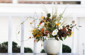 Có nên để hoa giả trong nhà không?