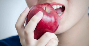 Ăn một quả táo mỗi ngày cơ thể được lợi gì?