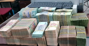 Lãi suất gửi tiết kiệm tháng 8 tiếp tục giảm