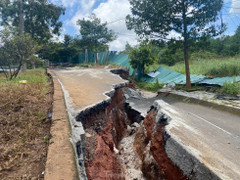 Thêm tuyến đường tránh qua Đắk Nông sụt lún đến 3m, đứt gãy nghiêm trọng