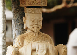 Vị vua nào ăn chơi nhất sử Việt, đam mê bài bạc khiến cả vương triều suy yếu?