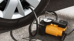 Những điều cần lưu ý khi bơm lốp xe ô tô