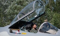 Ukraine nhận ‘chiếc F-16 đầu tiên’ từ Cộng hòa Séc