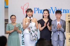 Thanh Hương đem chiếc áo gắn liền với nhân vật Luyến 'lươn' đi làm thiện nguyện