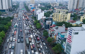 Ám ảnh thảm cảnh tắc đường ở Hà Nội, nhiều người bán nhà ven đô