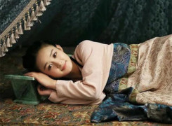 Khổ như cung nữ nhà Thanh, ngủ không được ngửa mặt lên trời