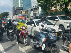 Dự báo thời tiết TP.HCM hôm nay 10/8: Chiều tối có mưa rào rải rác