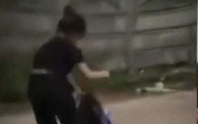 Bị nhóm bạn hành hung, dọa giết, nữ sinh Hải Phòng không dám đến trường