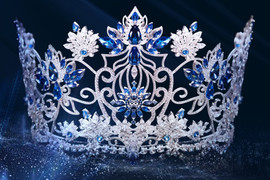 Hoa hậu nào chỉ sau một tháng đăng quang đã mang vương miện đi đấu giá được 3 tỷ đồng?