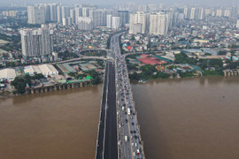 Cầu Vĩnh Tuy 2 gấp rút hoàn thiện trước ngày thông xe dịp Quốc khánh