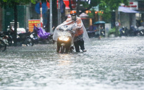Dự báo thời tiết ngày 12/8: Bắc Bộ và Thanh Hoá mưa dông diện rộng
