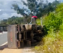 Đà Lạt: Xe tải tông xe máy và ô tô 7 chỗ, hai người thiệt mạng