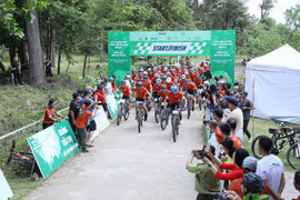 Hơn 160 VĐV tranh tài giải đua xe đạp hưởng ứng ngày Voi thế giới 12/8