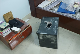 Bình Định: Chủ nhà đi đám cưới, trộm đục két sắt lấy hơn 400 triệu đồng