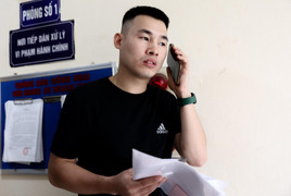 Người dân loay hoay tìm chủ xe cũ trong ngày đầu cấp biển số định danh