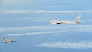 Anh chặn 2 máy bay ném bom của Nga gần Scotland