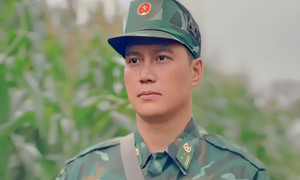 Diễn viên Việt Anh gây bất ngờ với hình ảnh bộ đội biên phòng