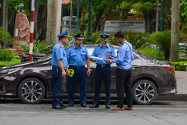 Đề xuất bỏ quyền dừng xe của thanh tra giao thông, tránh 'dẫm chân' với CSGT