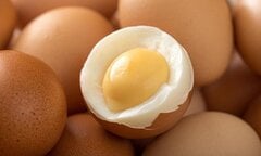 Ăn trứng luộc thường xuyên giúp bổ hay hại gan?