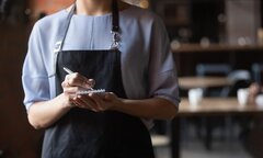 Đi ăn nhà hàng, khách 'bo' 13 triệu đồng vẫn bị chê ít, phục vụ đuổi theo đòi gấp đôi
