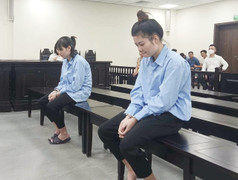 Vì sao hoãn xử vụ 2 bảo mẫu bạo hành khiến bé trai 17 tháng tuổi tử vong?