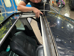 Mẹo xử lý xe bị dột vì hở cửa sổ trời