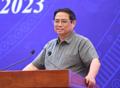 Thủ tướng: Tiếp tục nghiên cứu đổi mới sách giáo khoa, có lộ trình phù hợp