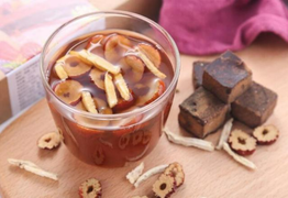 5 công dụng tuyệt vời của tách trà gừng đường đen mỗi sáng