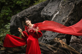 NSƯT Phạm Phương Thảo khóc, cảm thấy có tội với cha mẹ vì chưa 'yên bề gia thất'