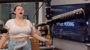 Cô gái lập kỷ lục ợ hơi to nhất thế giới